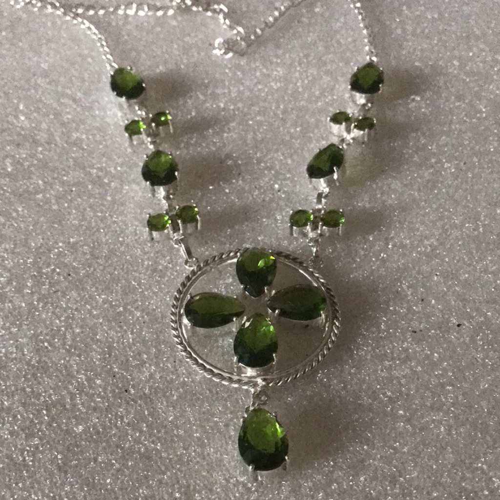 Silver Necklace With Green Gemstone Pendant - Elegant Women's Jewelry